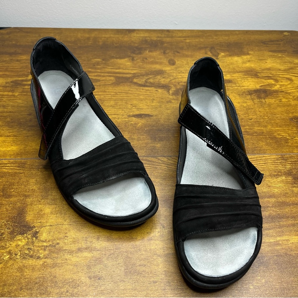 Naot Papaki Black Patent Leather and Suede Sandal